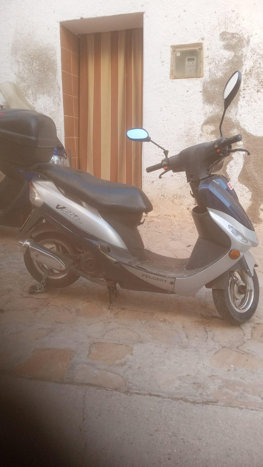 Foto 2 de Escúter 50 cc