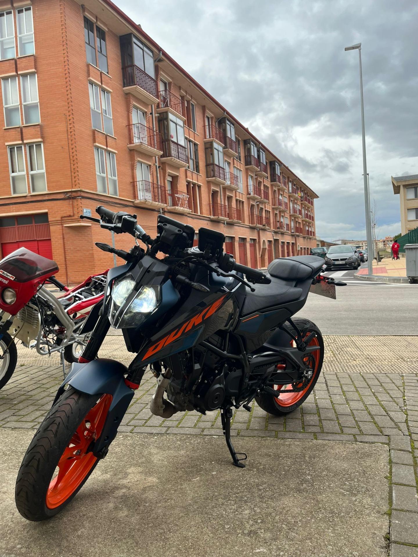 Foto 9 de KTM Duke 125 2024