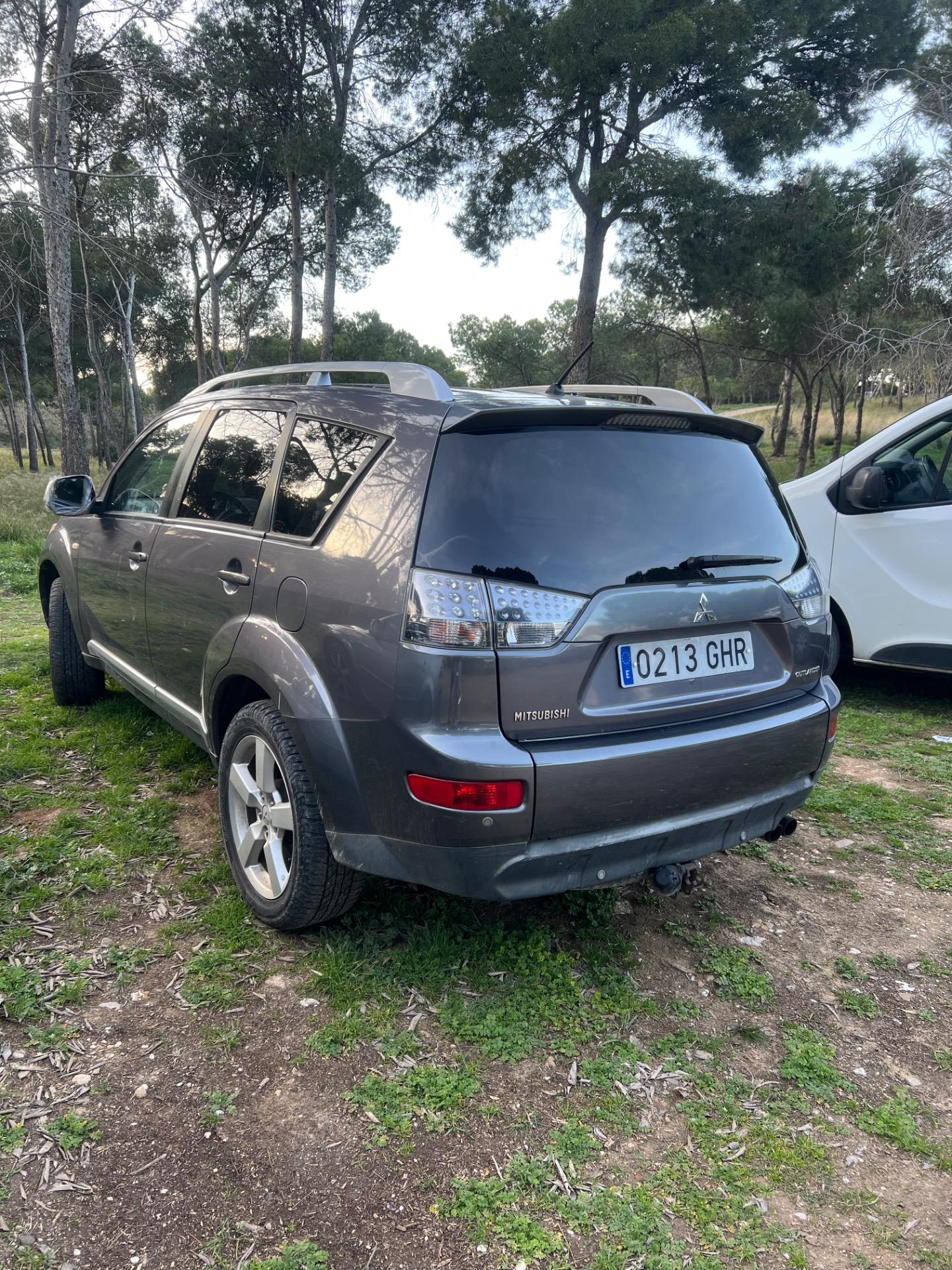 Foto 3 de Mitshiubishi Outlander 