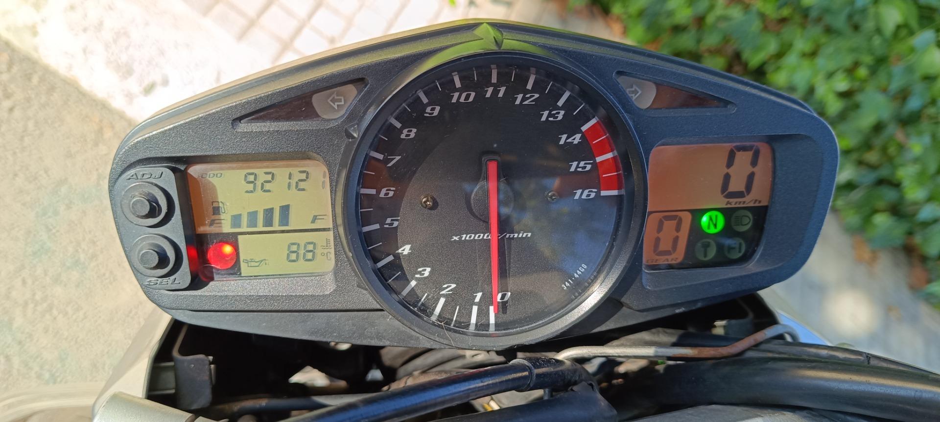 Foto 1 de Moto por coche 