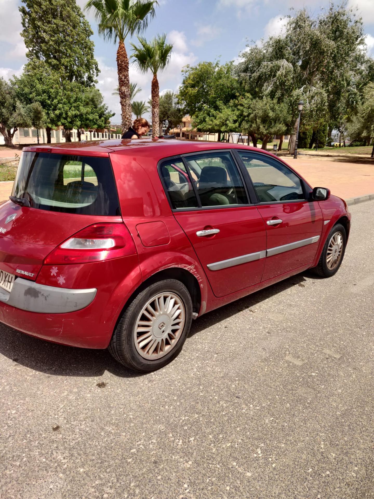Foto 4 de RENAULT MEGANE 2.0 135CV
