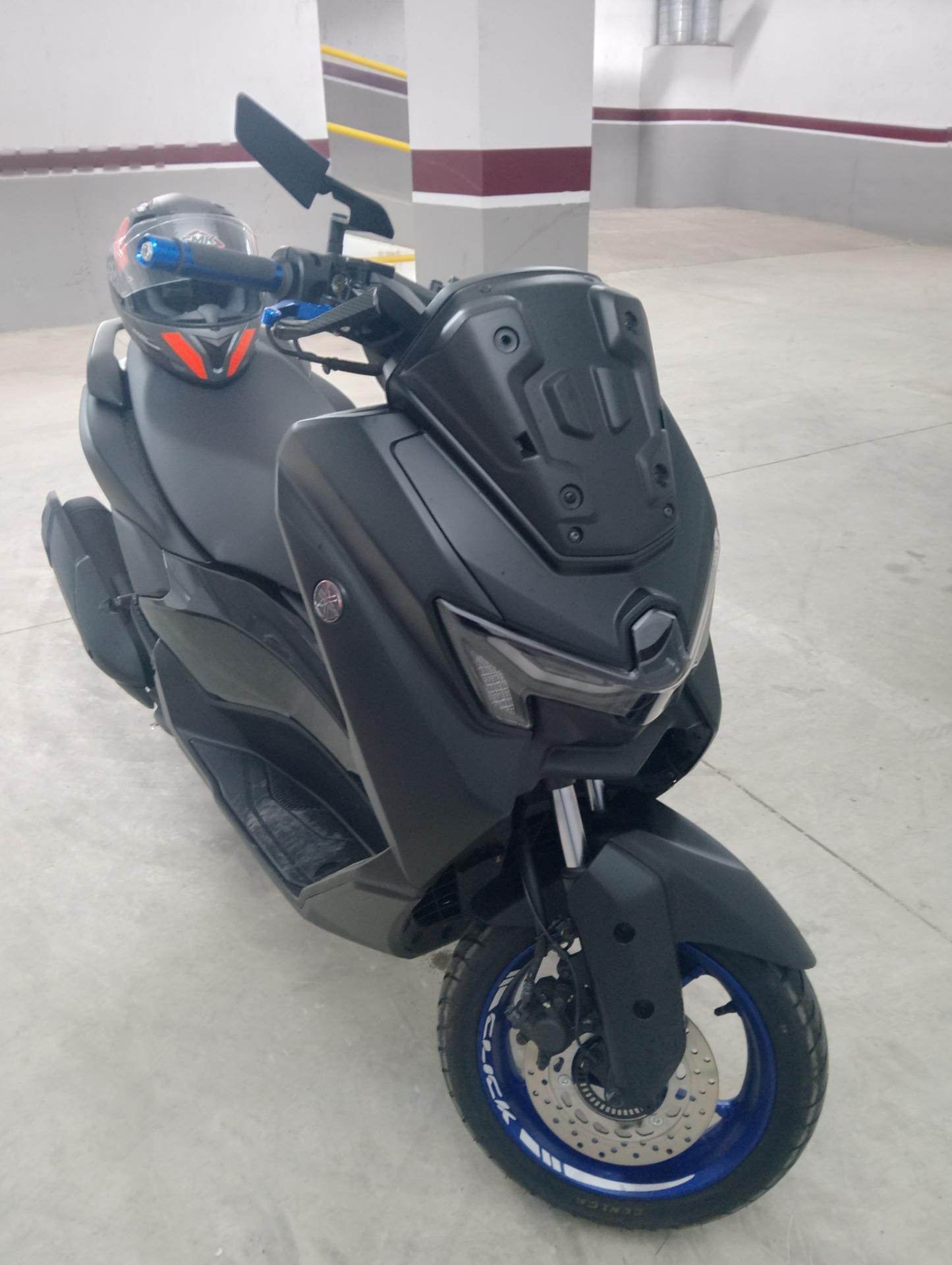 Foto 3 de Quiero cambiar una nmax del 2025 blue core con tres meses de antigüedad 700 kilómetros en el trip   