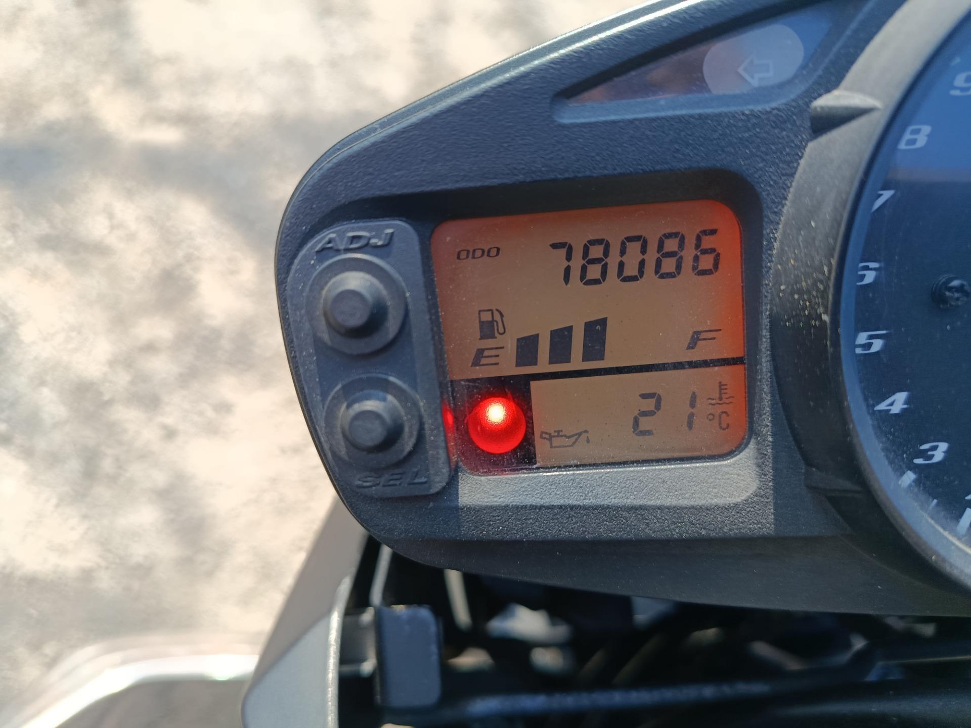 Suzuki gsr600 – trueque en Barcelona (foto 4)